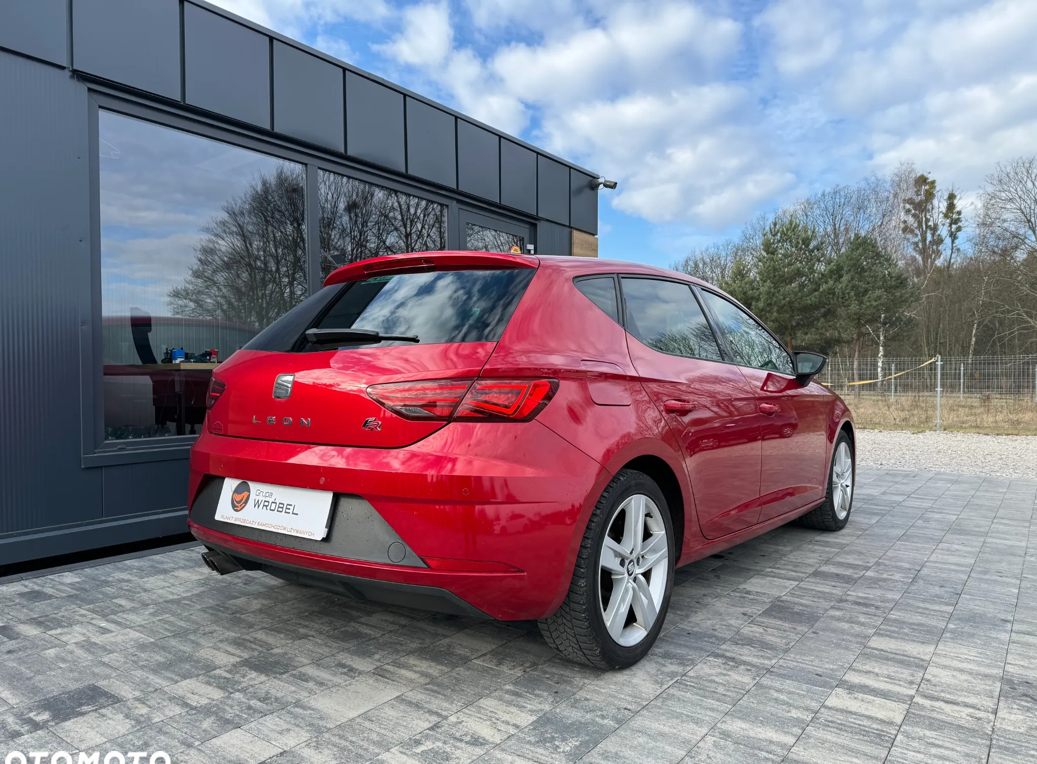 Seat Leon cena 54900 przebieg: 150600, rok produkcji 2018 z Miastko małe 232